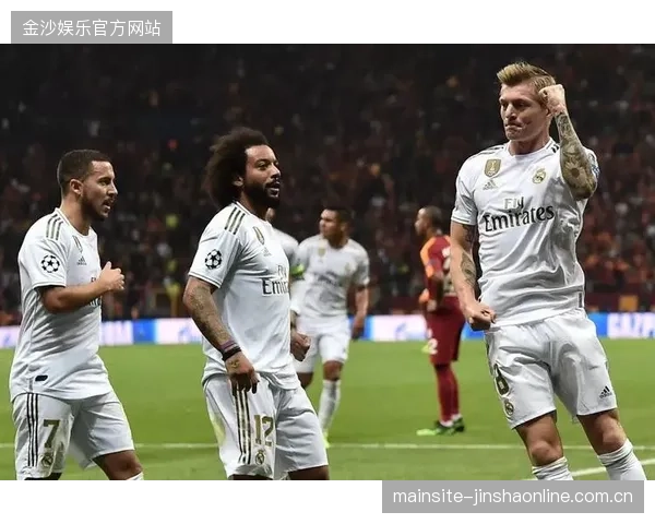 皇马后点包抄迅速洞穿防线——一场关于速度与信任的软文