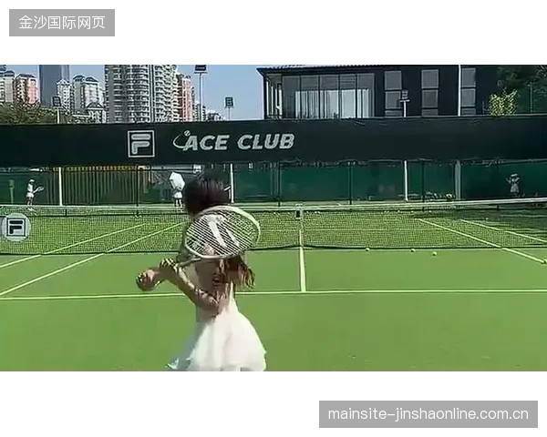 网球选手发球节奏训练更快，瞬间提升比赛水平的秘密武器